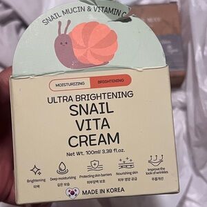 Ultra Brightening Snail Vita Cream
